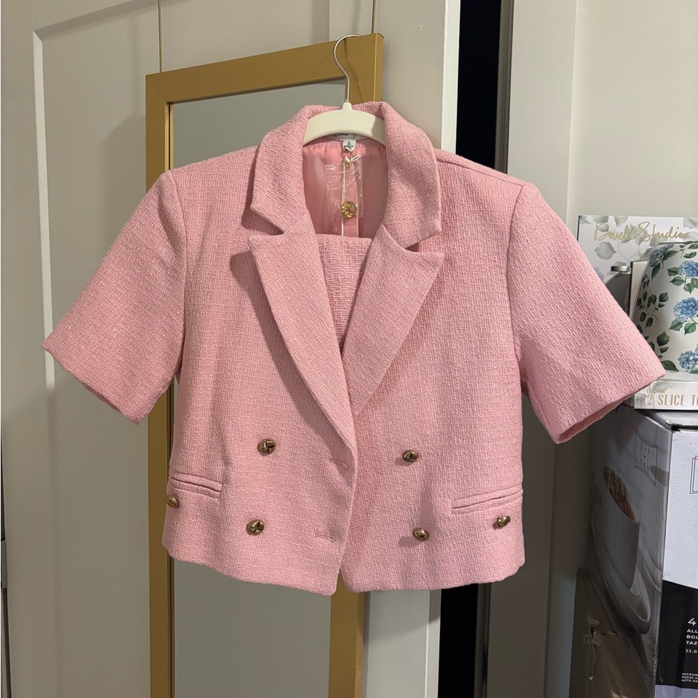 Short-Sleeve Cropped Pink Tweed Double-Breasted Blazer With Matching Shorts NWT